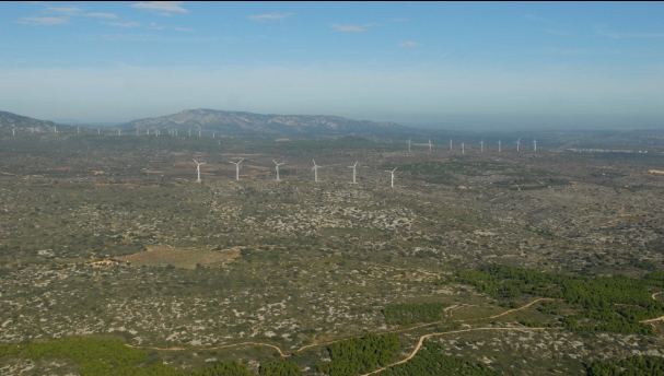 Parc de 11 éoliennes dans les Fenouillèdes